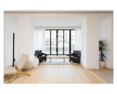 Kuhinja; kuhinjski aparati, drveni pod, prirodno svjetlo, moderni stil, renoviran