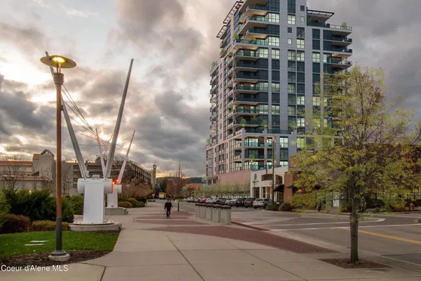 Küche; küchengeräte, holzboden, tageslicht, moderner stil, renoviert