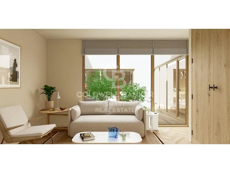 Woonkamer; houten vloer, natuurlijk licht, moderne stijl, hoge plafonds