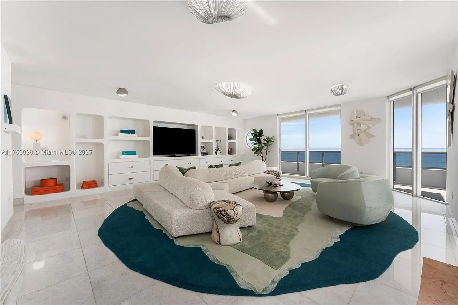 Дневна соба; дрвени под, природно светло, модерни стил, високи плафони