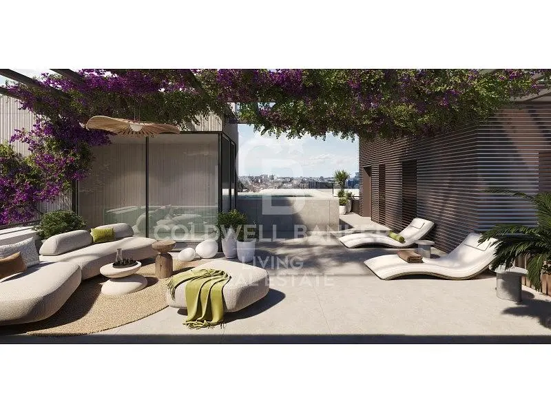 Wohnzimmer; holzboden, tageslicht, moderner stil, hohe decken