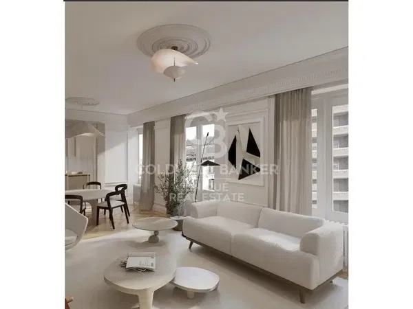 Хол; дървен под, естествена светлина, модерен стил, високи тавани