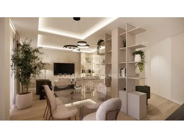 Salon; parquet, lumière naturelle, style moderne, hauteur sous plafond