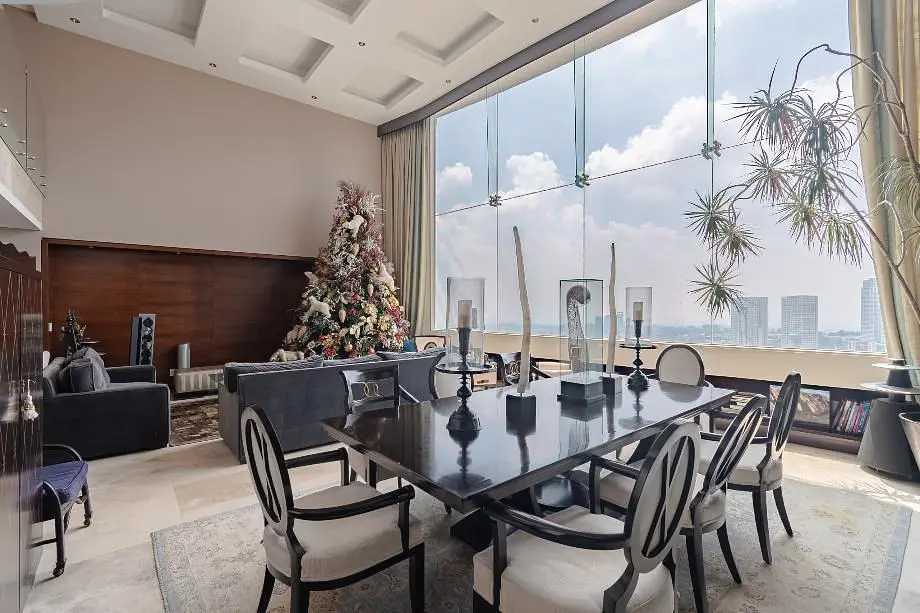 Cucina; elettrodomestici, pavimento in legno, luce naturale, stile moderno, ristrutturato