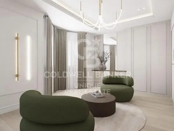 Kuchyňa; kuchynské spotrebiče, drevená podlaha, prirodzené svetlo, moderný štýl, po rekonštrukcii