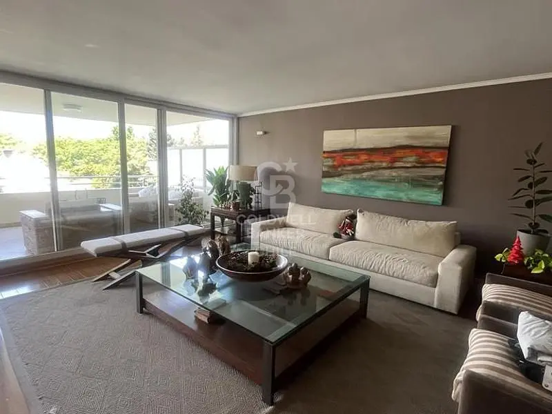 Cuisine; électroménager, parquet, lumière naturelle, style moderne, rénové