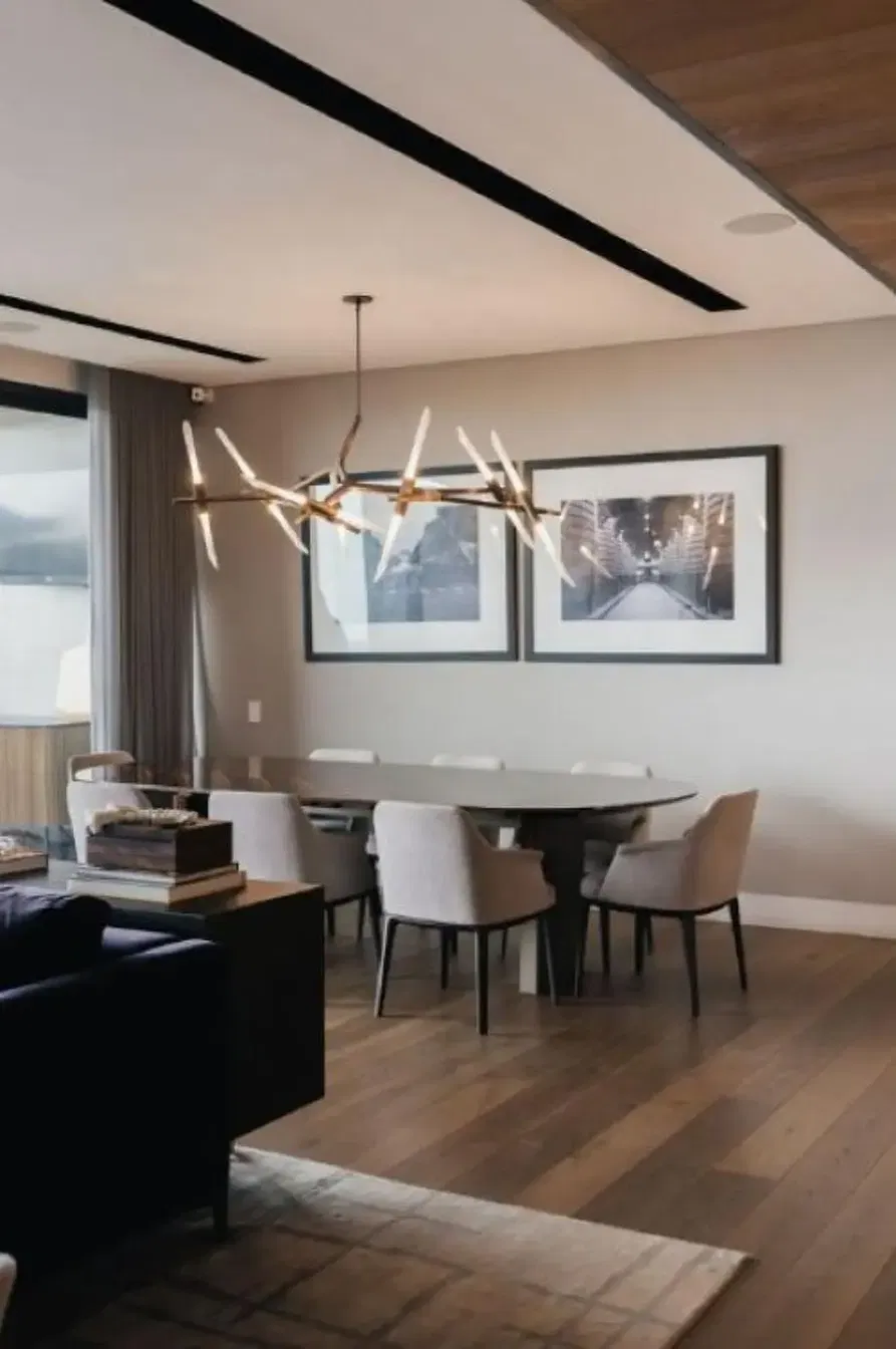 Cuisine; électroménager, parquet, lumière naturelle, style moderne, rénové