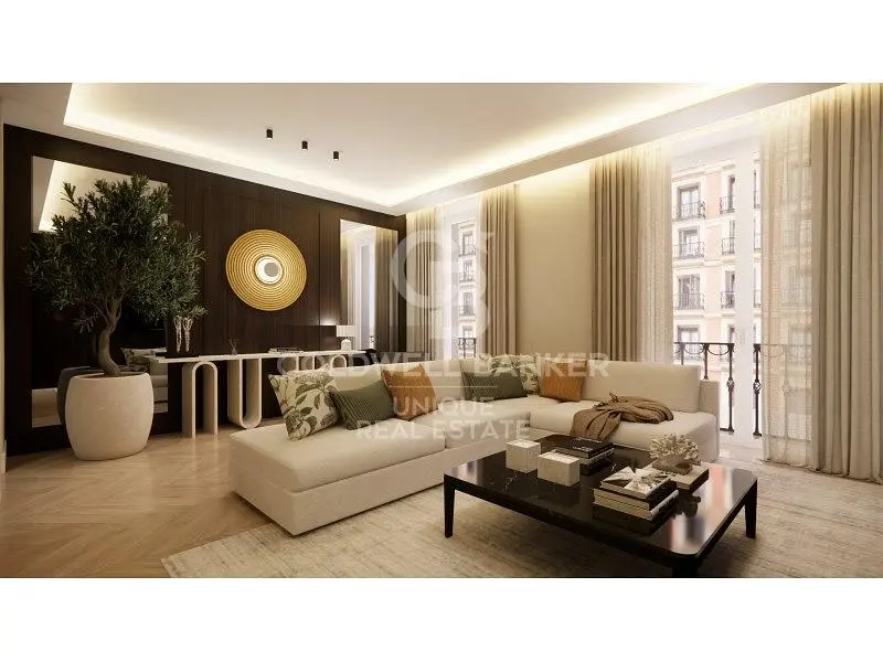 Kuchyňa; kuchynské spotrebiče, drevená podlaha, prirodzené svetlo, moderný štýl, po rekonštrukcii