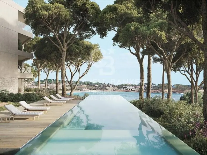 Sala de estar; chão de madeira, luz natural, estilo moderno, teto alto