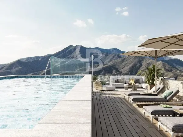 Cocina; electrodomésticos, suelo de madera, luz natural, estilo moderno, renovado