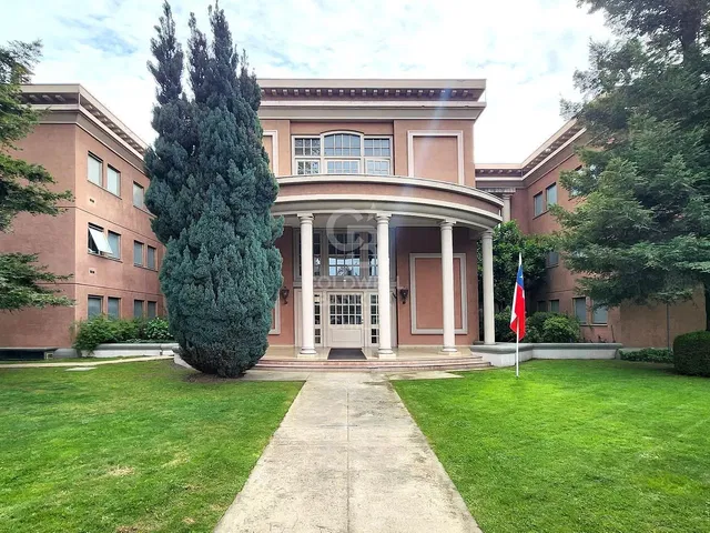 Kuhinja; kuhinjski aparati, drveni pod, prirodno svjetlo, moderni stil, renoviran