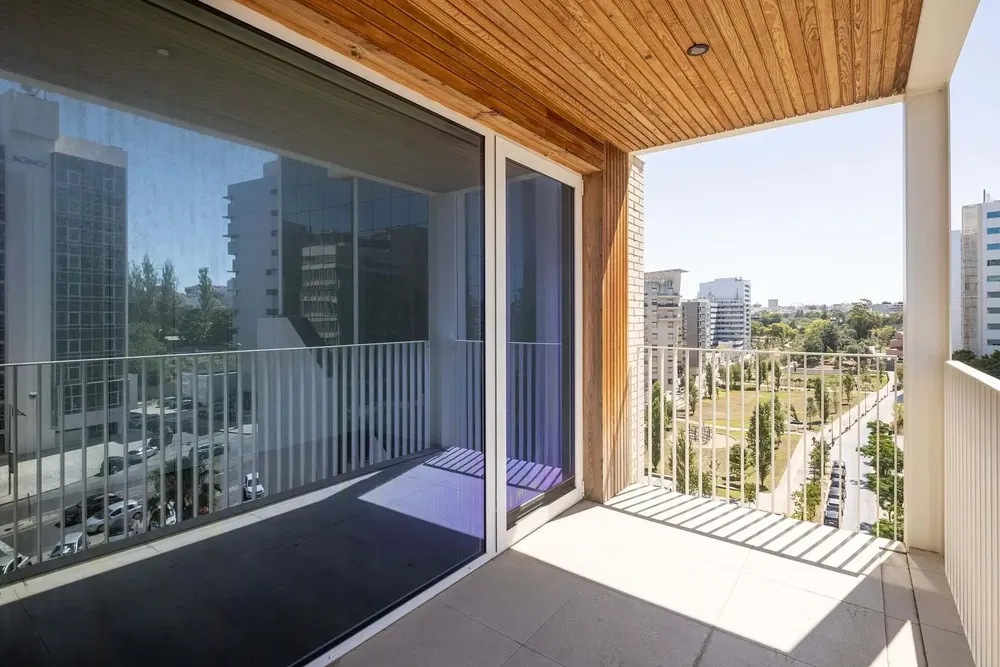 Küche; küchengeräte, holzboden, tageslicht, moderner stil, renoviert