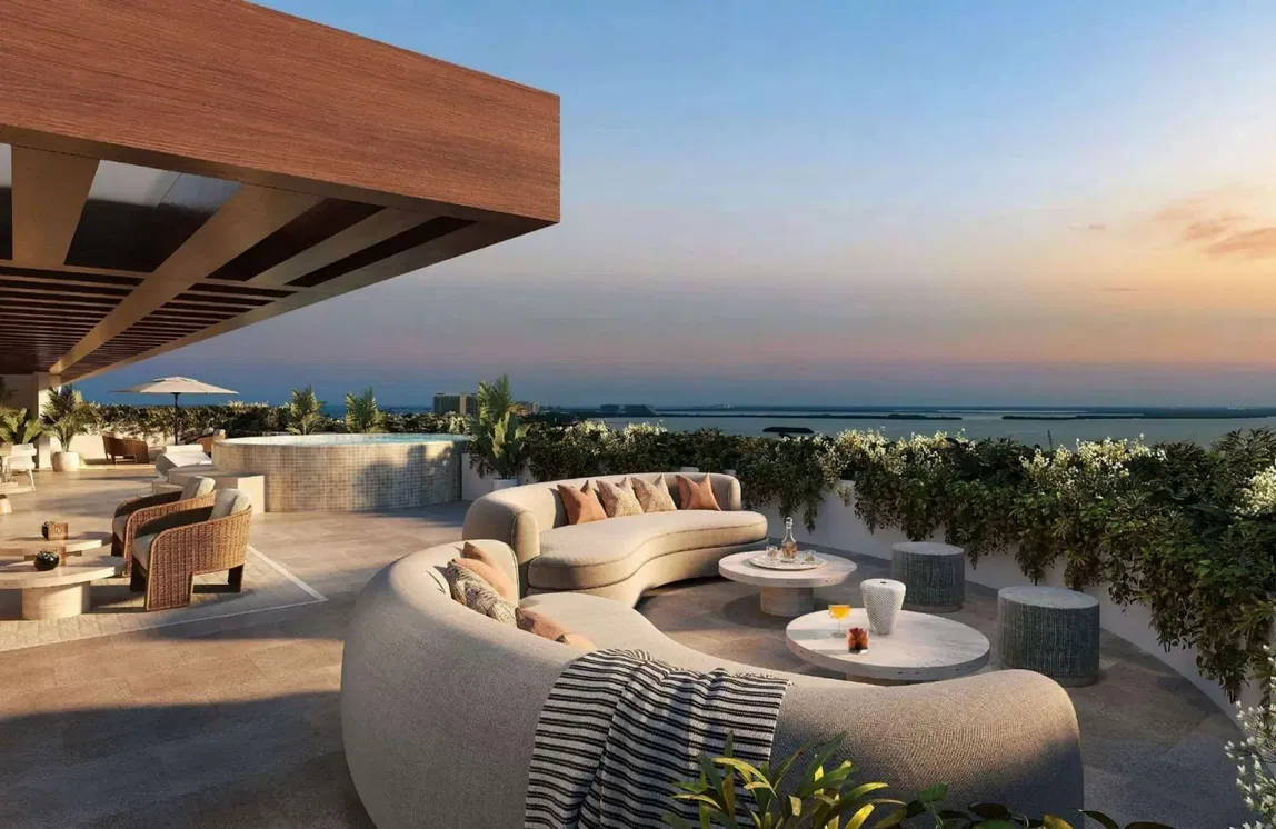 Soggiorno; pavimento in legno, luce naturale, stile moderno, soffitti alti