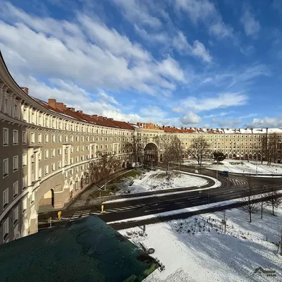 Cuisine; électroménager, parquet, lumière naturelle, style moderne, rénové