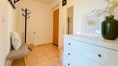 Küche; küchengeräte, fliesenboden, tageslicht, moderner stil, renoviert