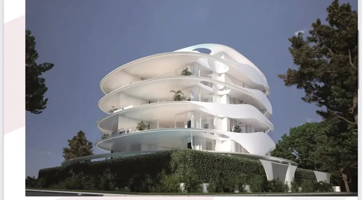 Salon; parquet, lumière naturelle, style moderne, hauteur sous plafond