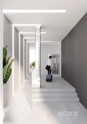 Wohnzimmer; holzboden, tageslicht, moderner stil, hohe decken