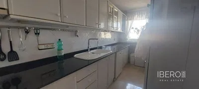 Wohnzimmer; tageslicht, holzboden, moderner stil