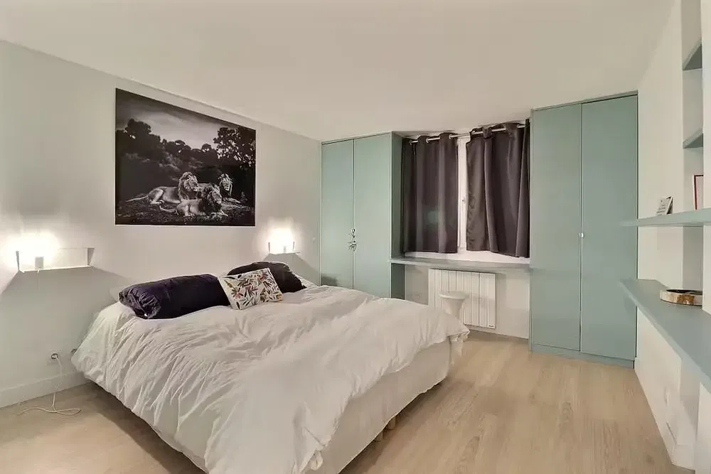 Cucina; elettrodomestici, pavimento in legno, luce naturale, stile moderno, ristrutturato