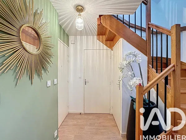 Cucina; elettrodomestici, pavimento in legno, luce naturale, stile moderno, ristrutturato