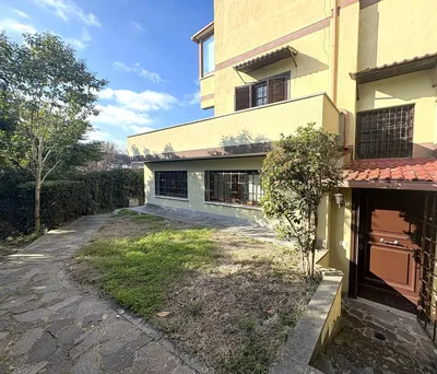 Mutfak; mutfak aletleri, fayans zemin, doğal ışık, modern stil, tadilatlı