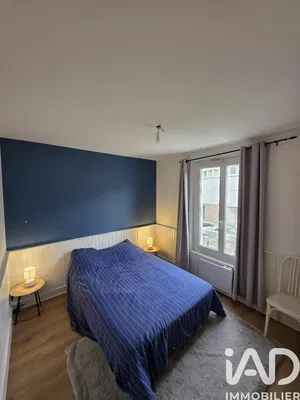 Κουζίνα; συσκευές κουζίνας, ξύλινο πάτωμα, φυσικό φως, μοντέρνο στυλ, ανακαινισμένο