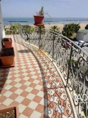 Küche; küchengeräte, holzboden, tageslicht, moderner stil, renoviert