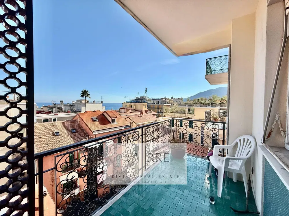 Dnevna soba; drveni pod, prirodno svjetlo, moderni stil, visoki plafoni