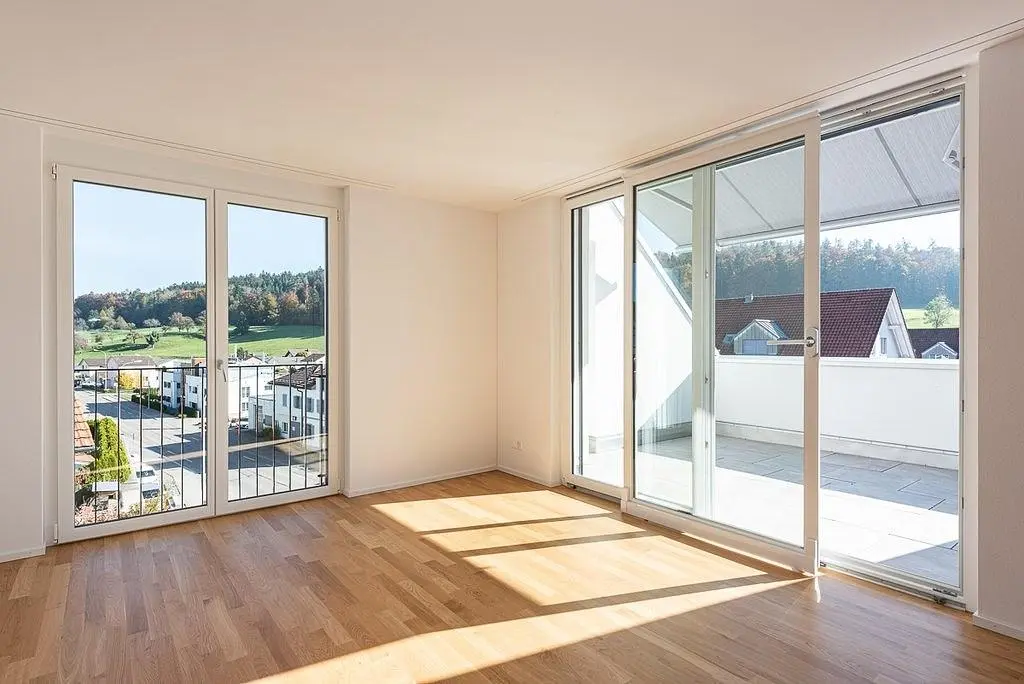 Living room; wood floor, natural light, modern style, high ceiling