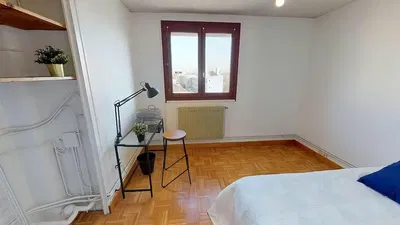 Dnevna soba; drveni pod, prirodno svjetlo, moderni stil, visoki plafoni