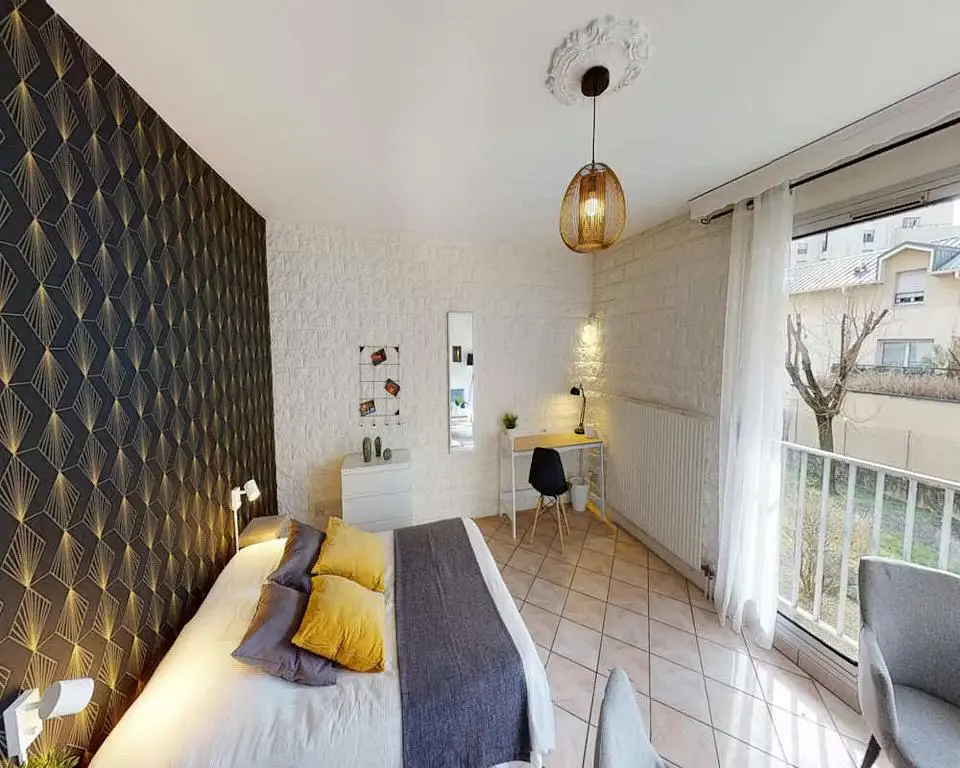 Kuhinja; kuhinjski aparati, drveni pod, prirodno svjetlo, moderni stil, renoviran