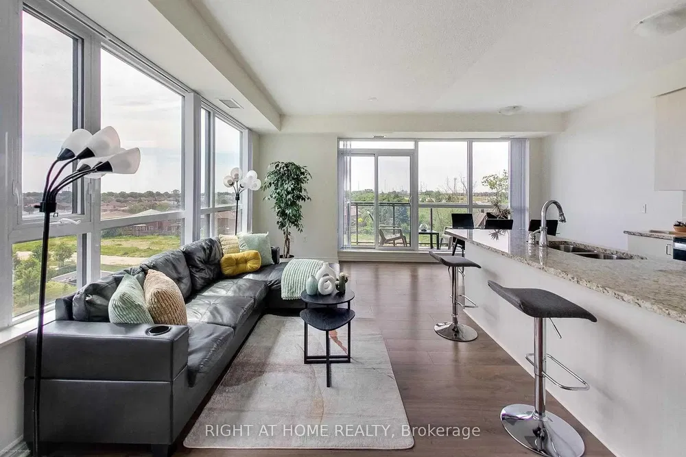 Mutfak; mutfak aletleri, ahşap zemin, doğal ışık, modern stil, tadilatlı