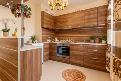 Cuisine; électroménager, parquet, lumière naturelle, style moderne, rénové