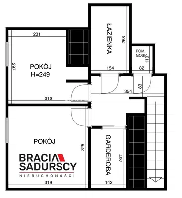 Living room; wood floor, natural light, modern style, high ceiling