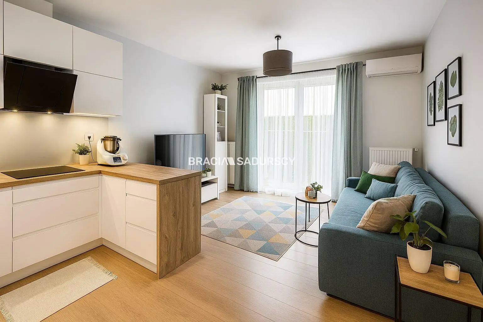 Living room; wood floor, natural light, modern style, high ceiling