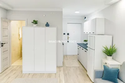 Dnevna soba; drveni pod, prirodno svjetlo, moderni stil, visoki plafoni