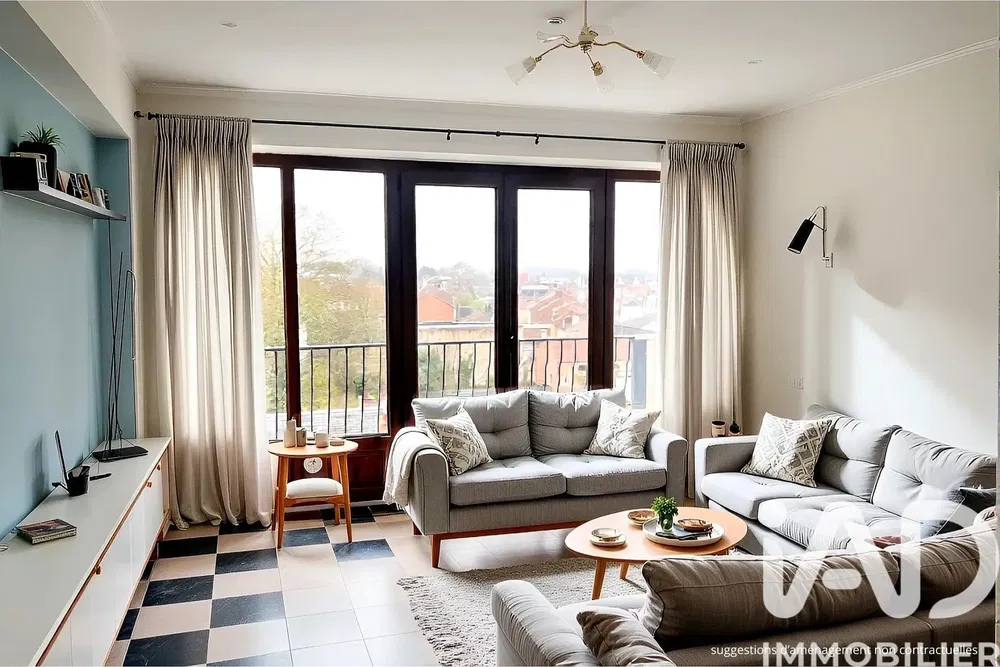 Woonkamer; houten vloer, natuurlijk licht, moderne stijl, hoge plafonds