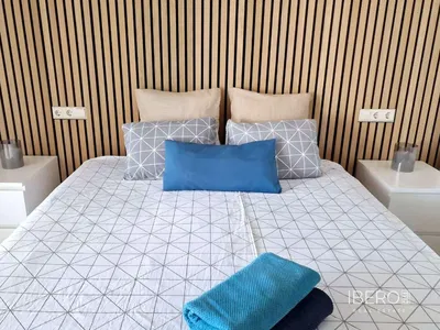 Dnevna soba; drveni pod, prirodno svjetlo, moderni stil, visoki plafoni