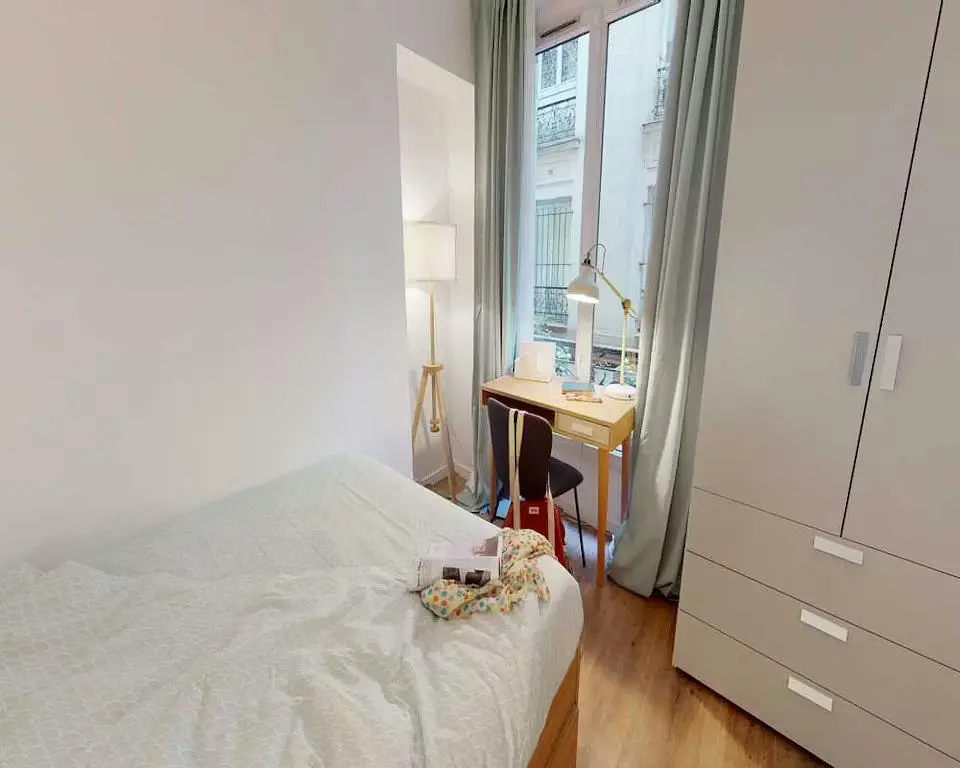 Küche; küchengeräte, holzboden, tageslicht, moderner stil, renoviert