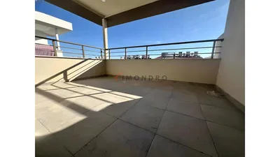Living room; wood floor, natural light, modern style, high ceiling