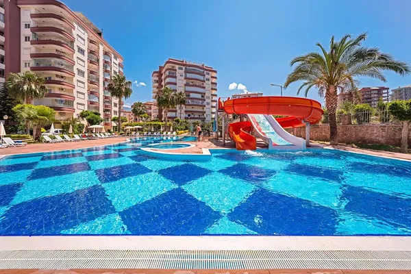 Küche; küchengeräte, holzboden, tageslicht, moderner stil