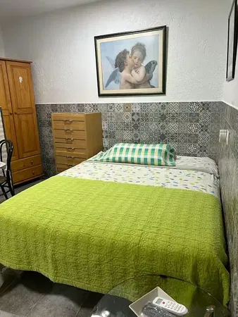 Cocina; electrodomésticos, suelo de madera, luz natural, estilo moderno