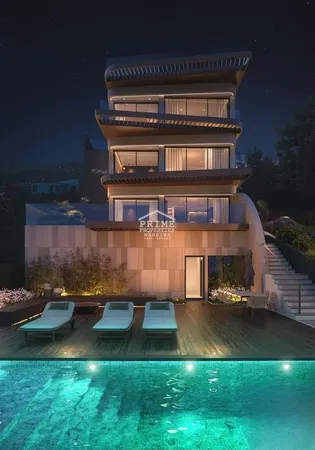 Oturma odası; ahşap zemin, doğal ışık, modern stil, yüksek tavan