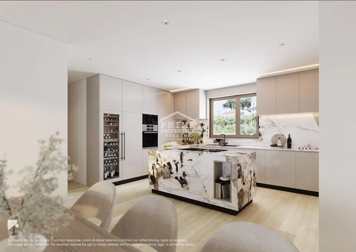 Living room; wood floor, natural light, modern style, high ceiling