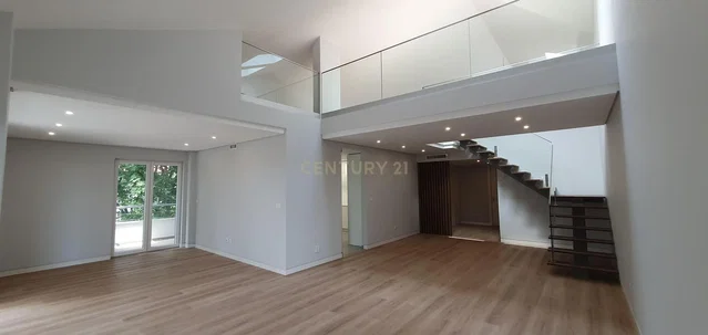 Küche; küchengeräte, holzboden, tageslicht, moderner stil, renoviert