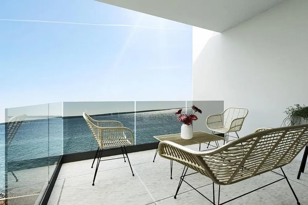 Дневна соба; дрвени под, природно светло, модерни стил, високи плафони