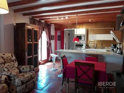 Salon; światło dzienne, podłoga drewniana, styl nowoczesny, wysokie sufity