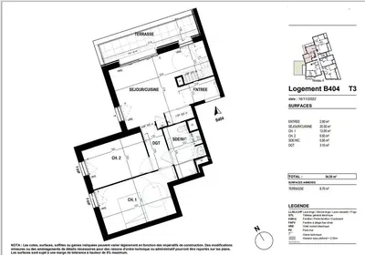 غرفة معيشة; أرضية خشبية, ضوء طبيعي, أسلوب عصري, أسقف عالية