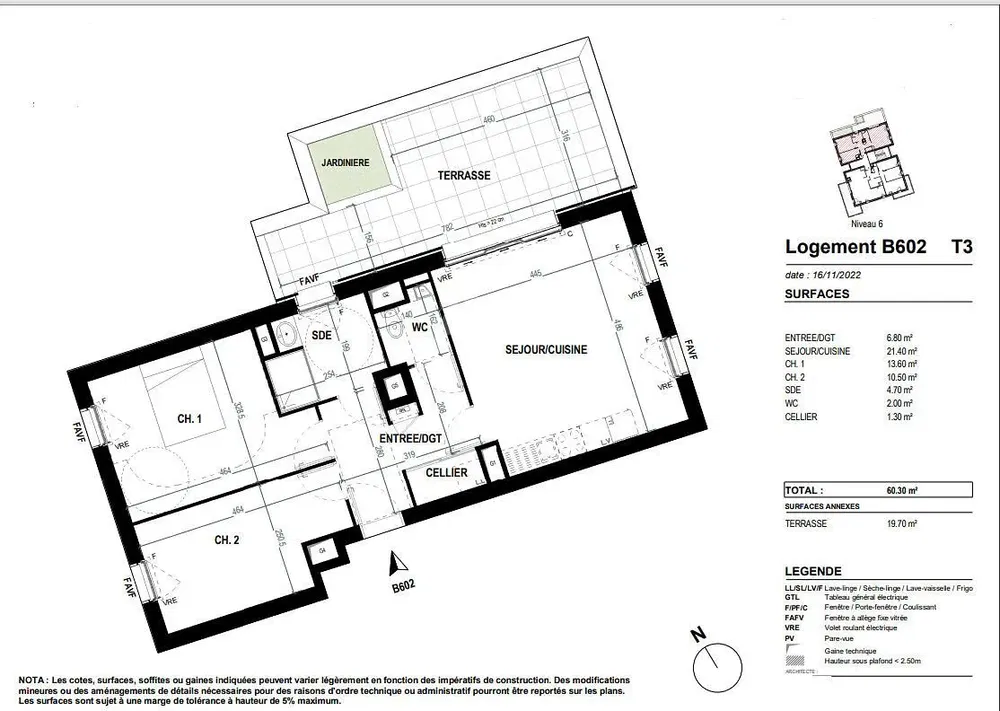 غرفة معيشة; أرضية خشبية, ضوء طبيعي, أسلوب عصري, أسقف عالية