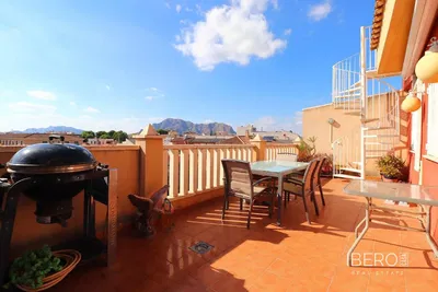 Living room; wood floor, natural light, modern style, high ceiling